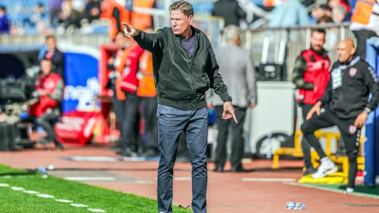 Süper Lig'deki tek yabancı teknik direktör Samsunspor'da