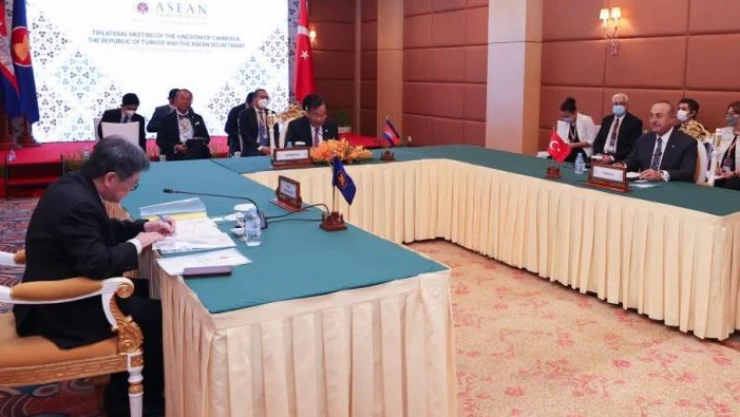 Tahıl anlaşmasının bir müzakere zemini hazırlamasını ümit ediyoruz