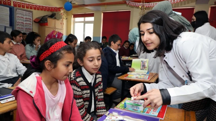 Talas kırsalındaki çocuklara sağlıklı yaşam eğitimi