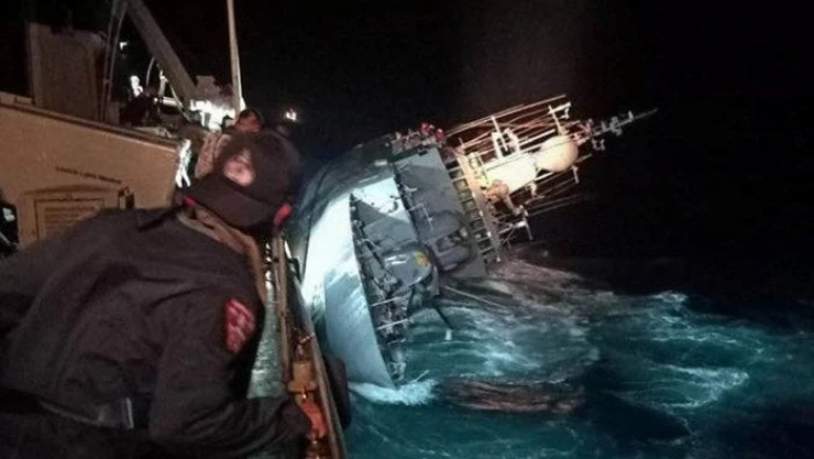 Tayland Boğazı'nda donanma gemisi battı
