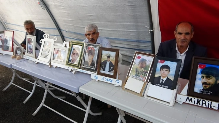 Terör mağduru aileler evlatlarının yolunu gözlüyor