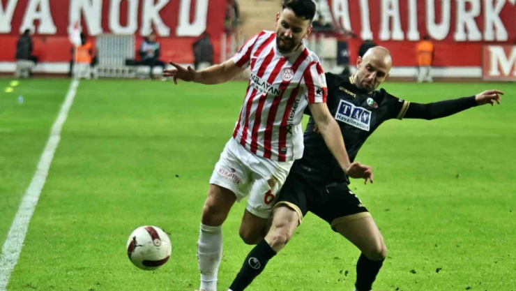 Trendyol Süper Lig: Antalyaspor: 0 - Corendon Alanyaspor: 0 (Maç sonucu)