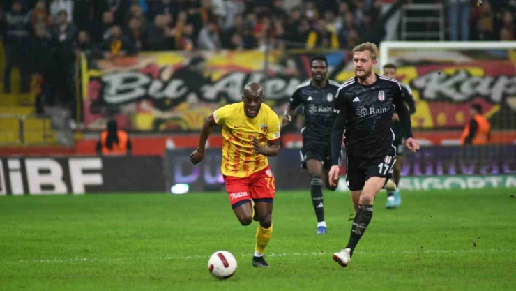 Trendyol Süper Lig: Kayserispor: 0 - Beşiktaş: 0 (İlk yarı)