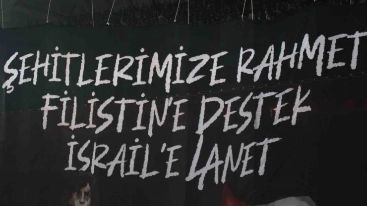 Trendyol Süper Lig: Trabzonspor: 0 - Fenerbahçe: 1 (Maç devam ediyor)