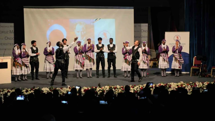 Türkçeyi öğrenen uluslararası öğrencilerden renkli mezuniyet töreni