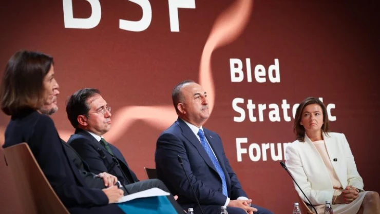 Turkey' yerine 'Türkiye' ifadesini kullanması için uyarıda bulundu.
