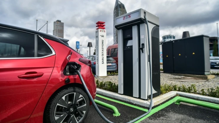 Türkiye'de elektrikli otomobile geçiş hızlandı, satışlar her ay artıyor