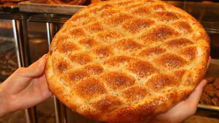Türkiye genelinde 300 gram ramazan pidesinin fiyatının 10 TL olacağı açıklandı