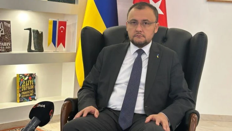 Türkiye'nin oynadığı arabuluculuk rolünü Çin oynayamaz