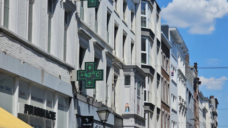 Turuncu alarm ilan edildi.. termometreler 42 dereceyi gösterdi !