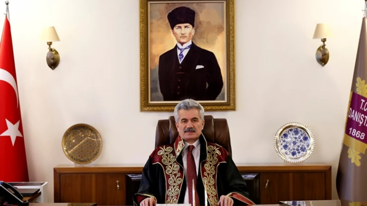 Yargıçların, sosyal medya mecralarındaki tesirlere karşı korunmaları gerekir
