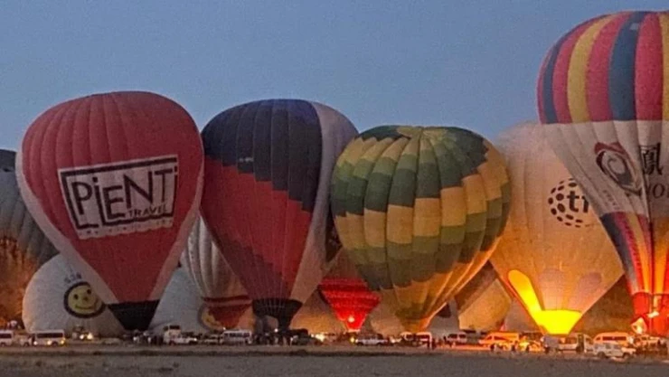 Yerli ve yabancı turist Kapadokya'yı gökyüzünden izledi