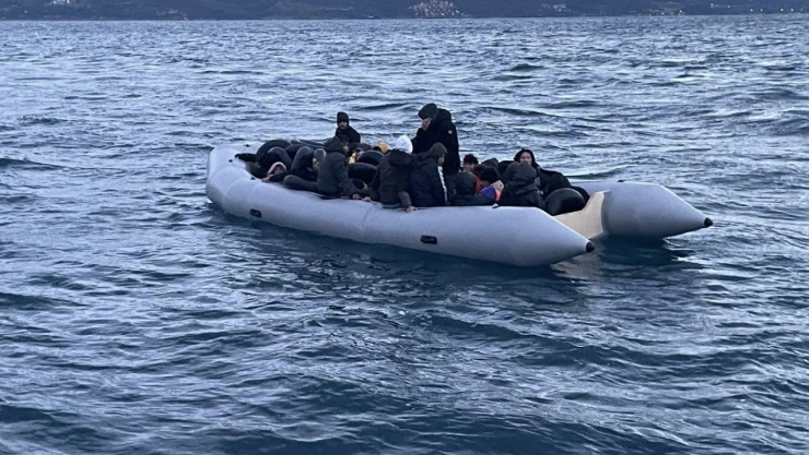 Yunan unsurlarınca ölüme terk edilen 37 kaçak göçmen kurtarıldı