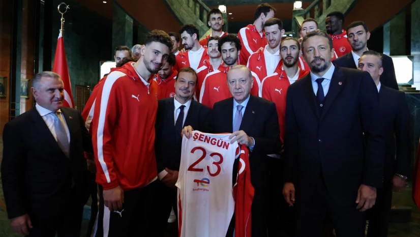 A Milli Erkek Basketbol Takımına tebrik