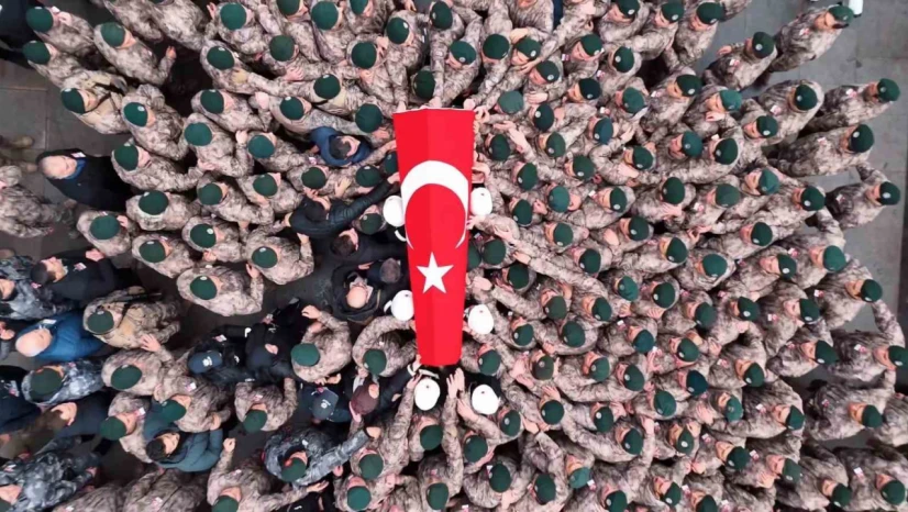 Çekmeköy'de Şehit Polis Emre Albayrak Tekbirlerle Uğurlandı.