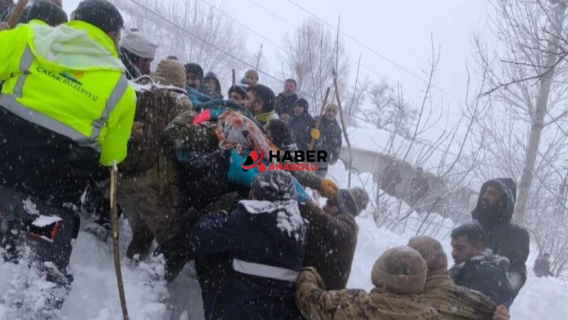 Çığ düştü: 22 ev boşaltıldı