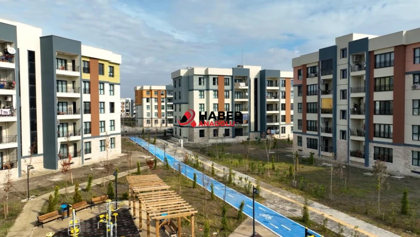 Erdoğan: Depremzedelere ev faizsiz olacak