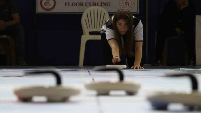 Floor Curling Gençler Türkiye Şampiyonası Karaman'da başladı