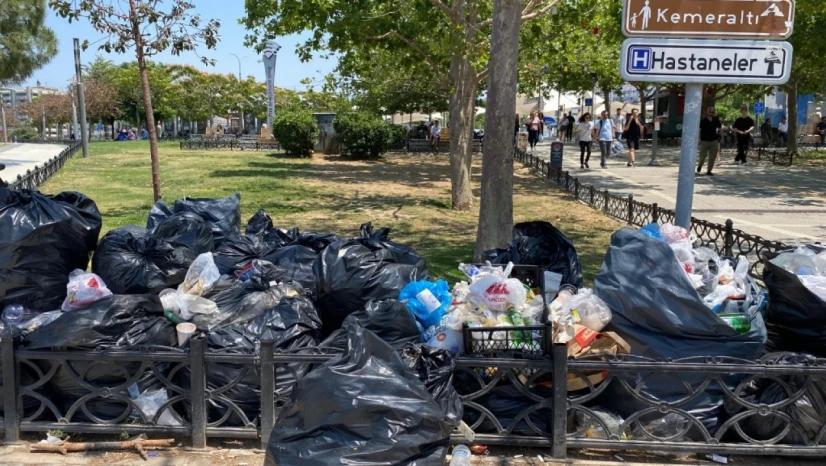 İşçilerin grevi, İzmir'in çöp çilesi devam ediyor