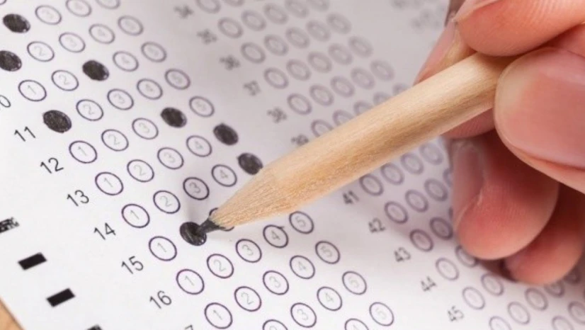 LGS'de skandal: Sınıfta yanlış kitapçık dağıttılar