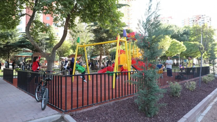 Melikgazi, Bahçelievler'deki Parkı Yeniledi