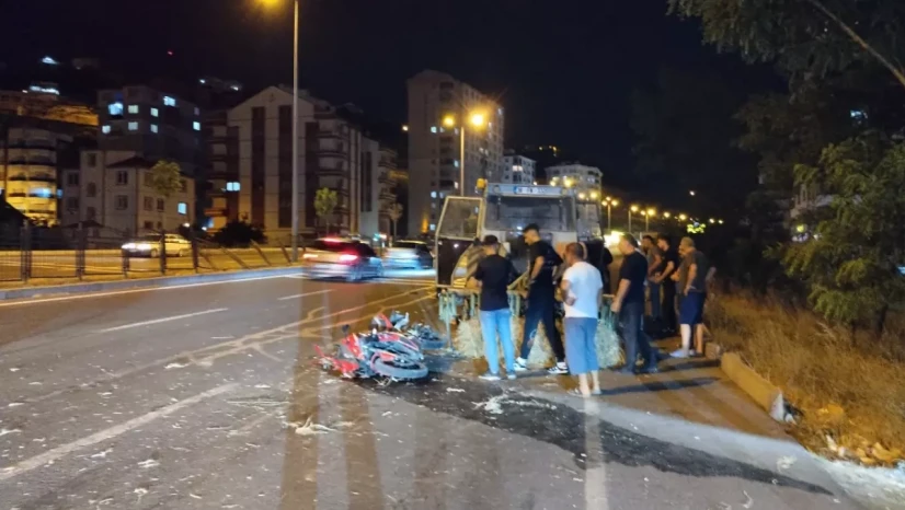 Motosiklet Traktöre Çarptı: Sürücü Hayatını Kaybetti