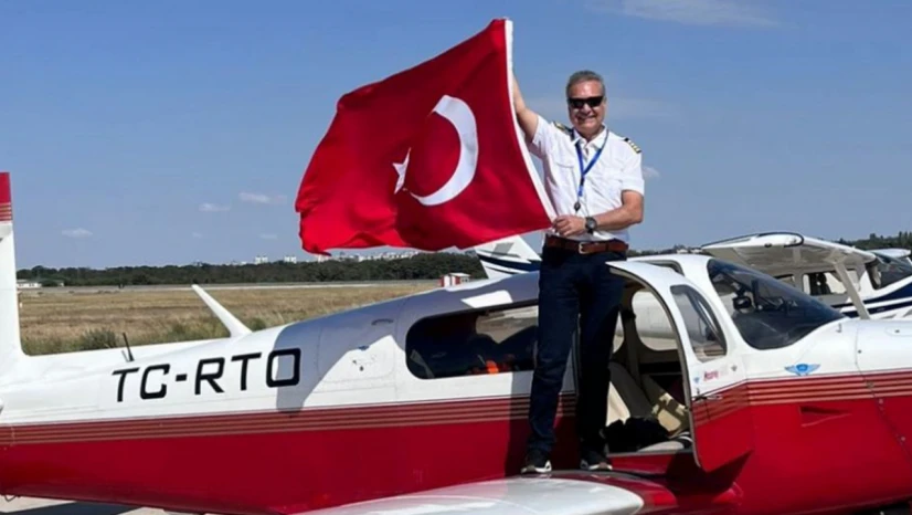 Son paylaşımı, 'Uçağın kanadında değil, hayallerin tam ortasındayım' oldu
