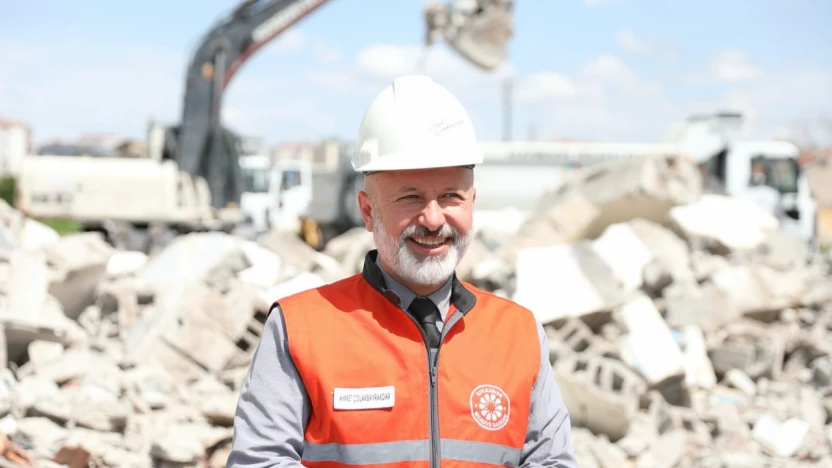 Başkan Çolakbayrakdar: 'İğne oyası gibi işledik, şimdi modern yaşam başlıyor'.