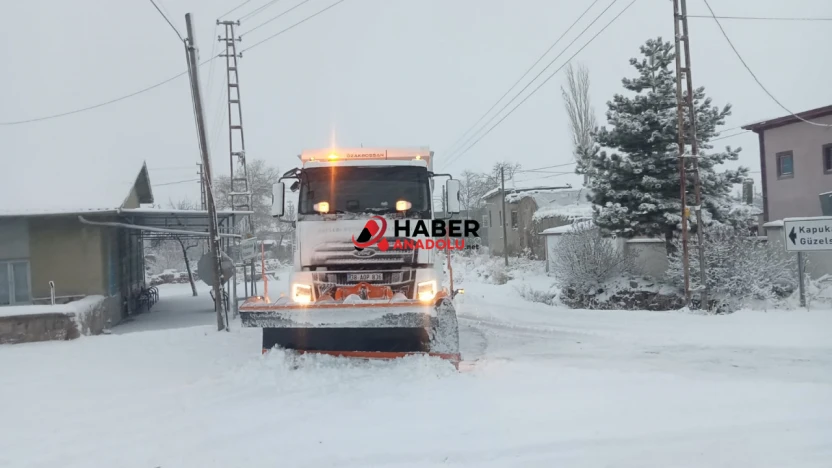 Büyükşehir'den Karla Mücadele: 61 Mahalle Yolu Ulaşıma Açıldı