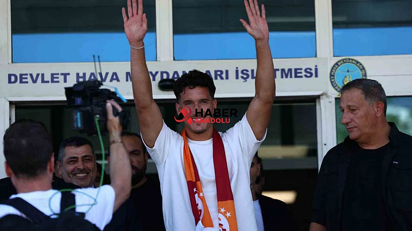 Deniz Gül, Galatasaray için İstanbul'da