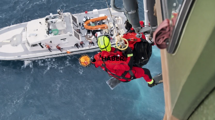 İzmir açıklarında 2 kazazede sağ kurtarıldı
