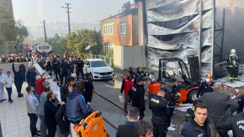 Kocaeli'de Fabrika Yangını Can Aldı