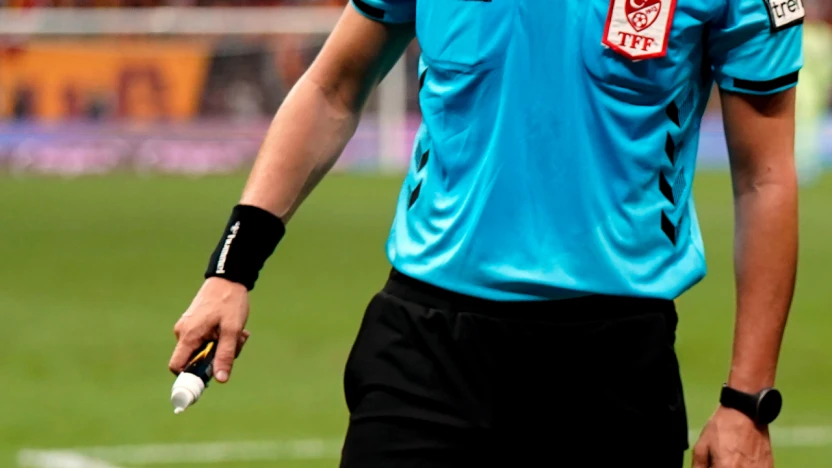 Süper Lig'de 34. haftanın hakemleri belli oldu. Derbiye sürpriz hakem..