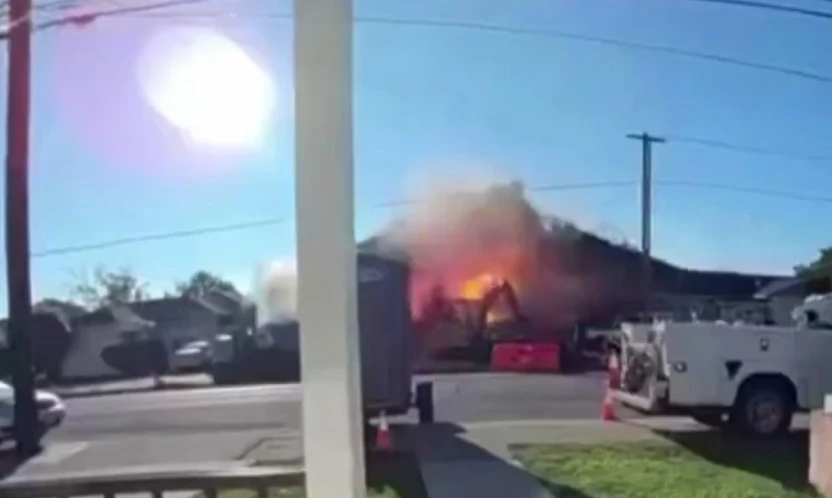 California'da Doğal Gaz Patlaması: 6 Yaralı, 3 Ev Yıkıldı
