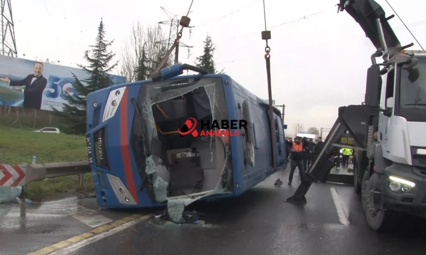 Cezaevi nakil aracı devrildi: 2'si ağır 19 yaralı