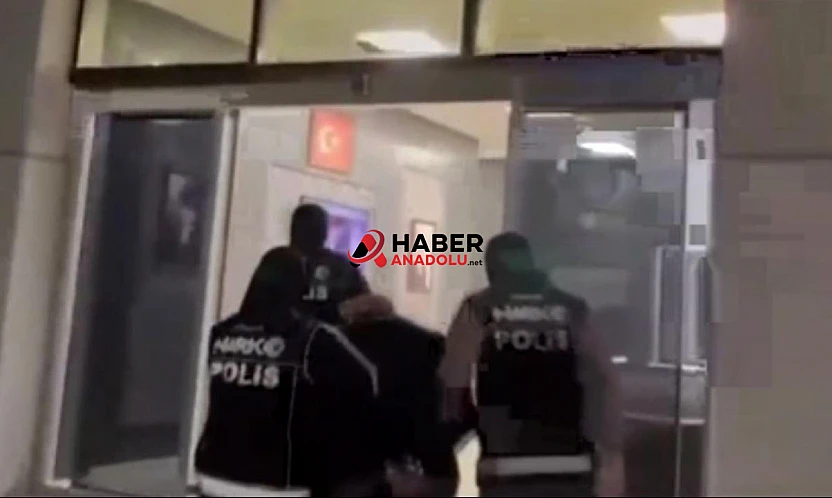 Cumhurbaşkanı Yardımcısı Yılmaz, Cumhurbaşkanlığı İletişim Başkanlığında düzenlenen 'Bağımlılığa Dur De: Yasa Dışı Bahis ve Kumar Bağımlılığıyla Mücadele' panelinde konuştu.  Cevdet Yılmaz, panelin, bireyin huzurunu, aile yapısını ve gençlerin geleceğini 