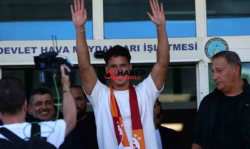 Deniz Gül, Galatasaray için İstanbul'da