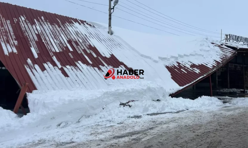 Kar yağışı 945 yerleşim yerini ulaşıma kapadı