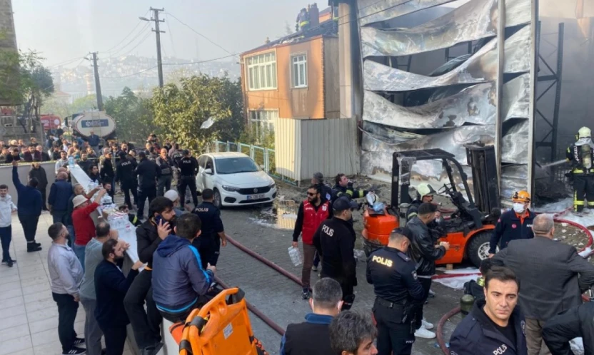 Kocaeli'de Fabrika Yangını Can Aldı