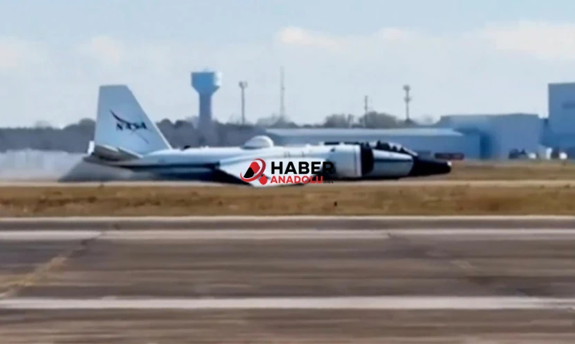 NASA Uçağından Tehlikeli İniş