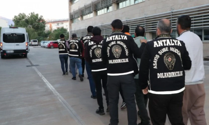 Sahte Polis Çetesine Operasyon