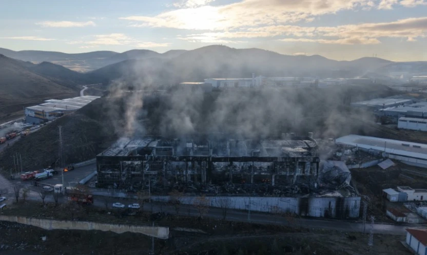 Yanan fabrikanın son hali böyle görüntülendi! İşte detaylar..